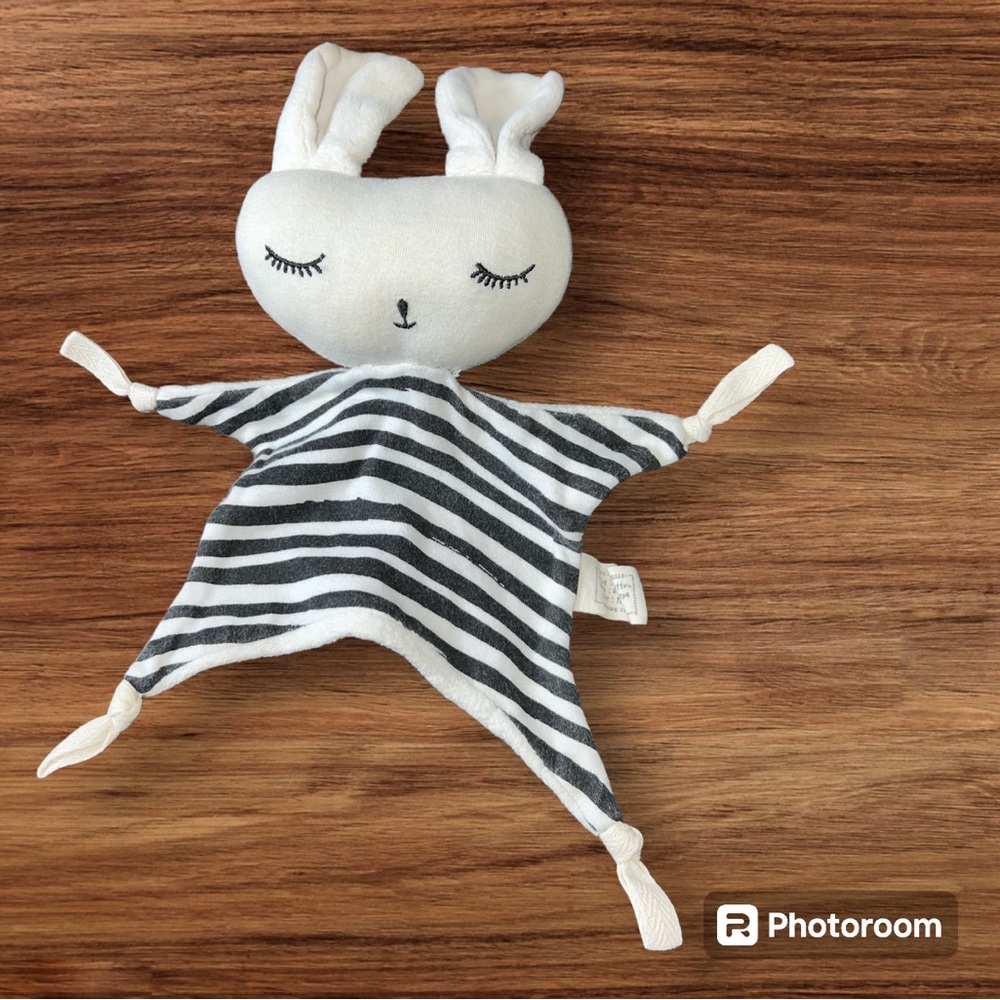 Wee Gallery Organic Cuddle Bunny Baby Blanket Black Stripes Made in India Lovey